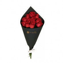 12 Rosas en Cono